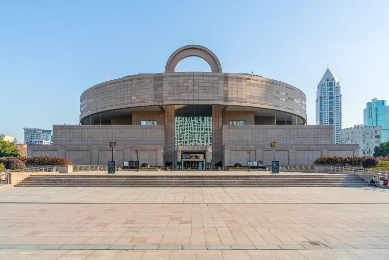 The magnificent exterior of the Shanghai Museum, a place full of historical and cultural relics